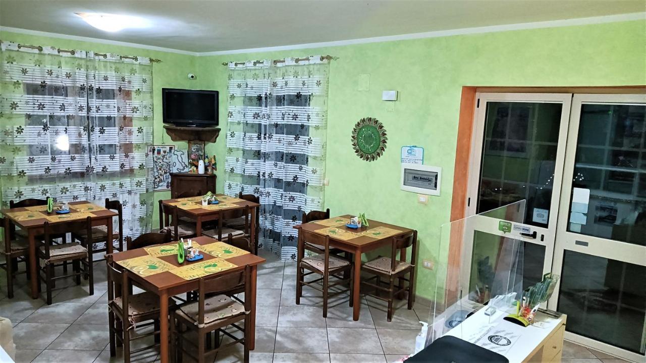 Bed and Breakfast Il Laghetto Кастровиллари Экстерьер фото